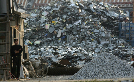 Sidebar owner of an e waste scrapping meitu 1