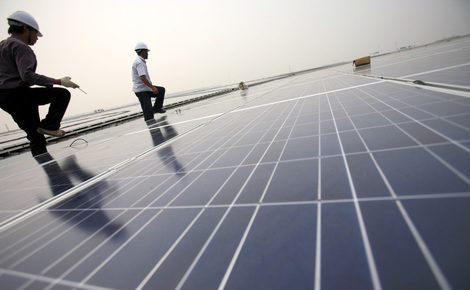 Sidebar installing solar panels.v3